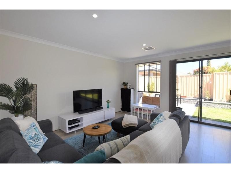 5 Senaca Place, Seaford Meadows SA 5169