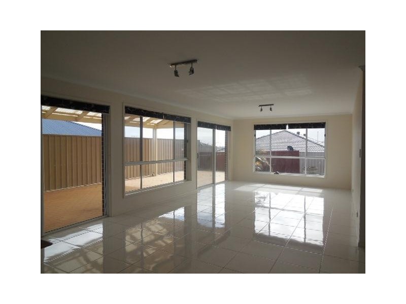 61 Esperance Boulevard, Seaford Rise SA 5169