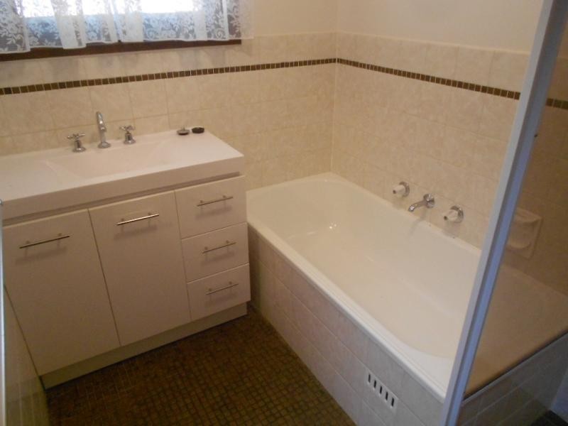 19 Shamrock Road, Hallett Cove SA 5158