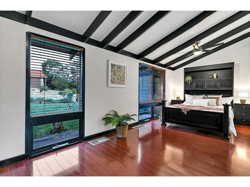 15 Elena Crescent, Hallett Cove SA 5158