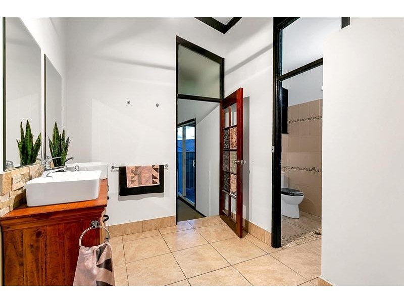 15 Elena Crescent, Hallett Cove SA 5158