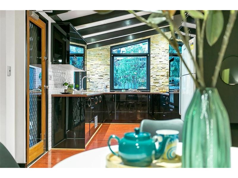 15 Elena Crescent, Hallett Cove SA 5158