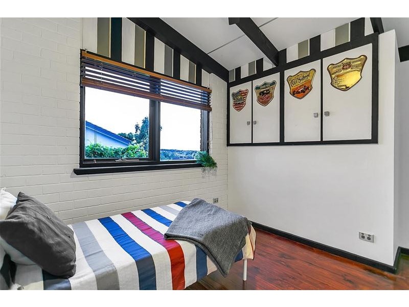 15 Elena Crescent, Hallett Cove SA 5158