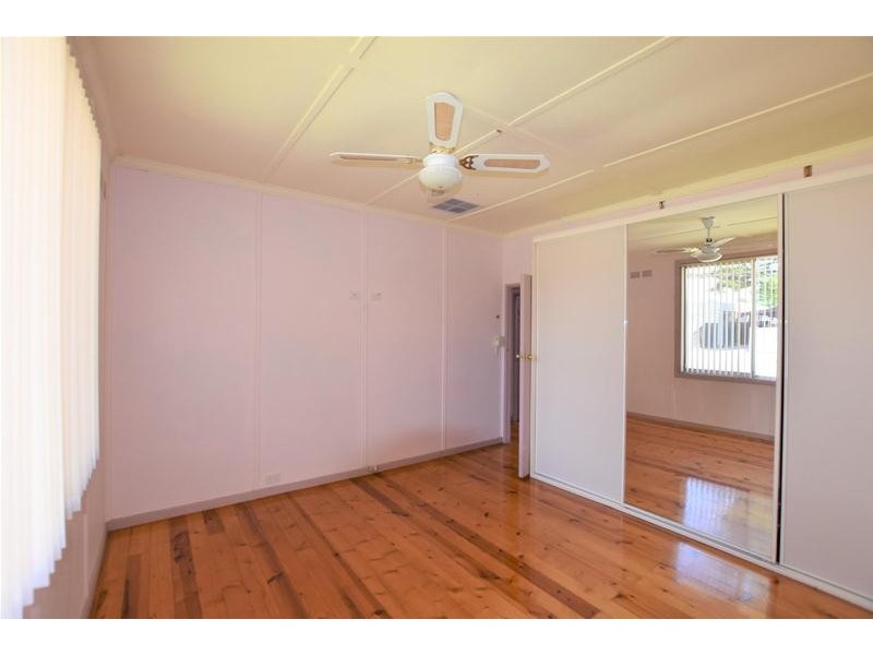 19 Sutton Avenue, Seacombe Gardens SA 5047