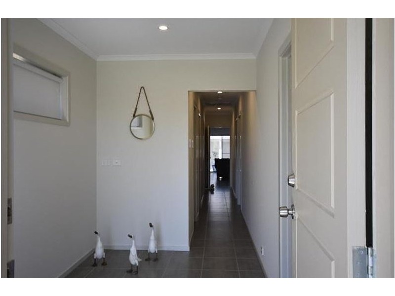 1 Rainbow Lane, Woodcroft SA 5162