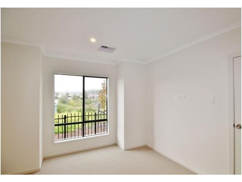 1 Rainbow Lane, Woodcroft SA 5162