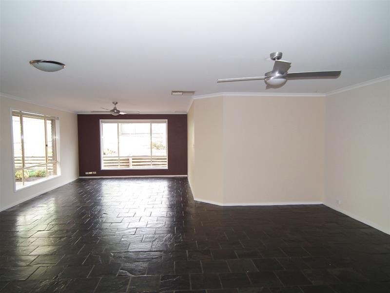 4 Gale Court, Morphett Vale SA 5162