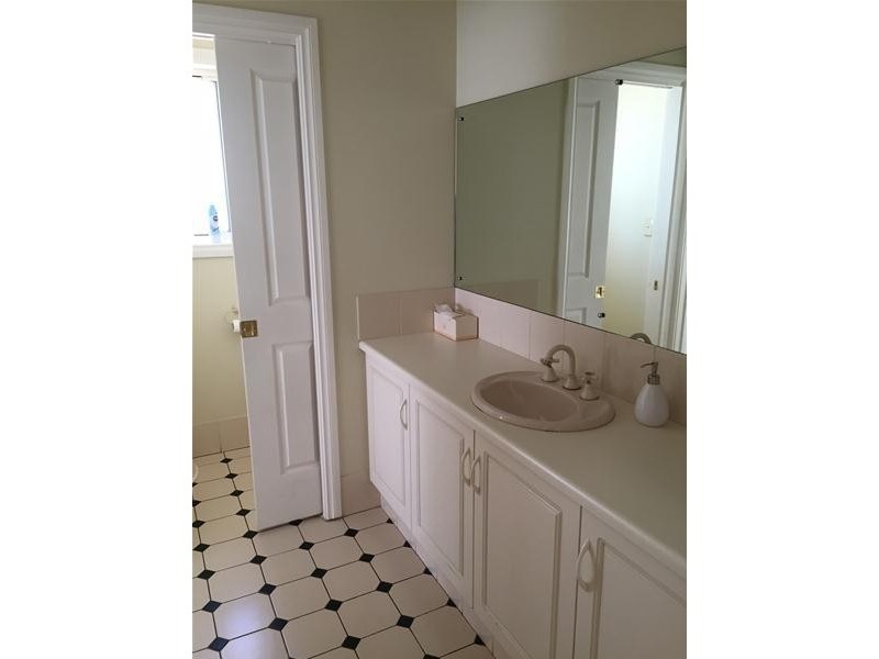 28 Elizabeth Crescent, Hallett Cove SA 5158