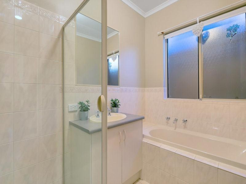 9 Middle Gully Avenue, Sheidow Park SA 5158