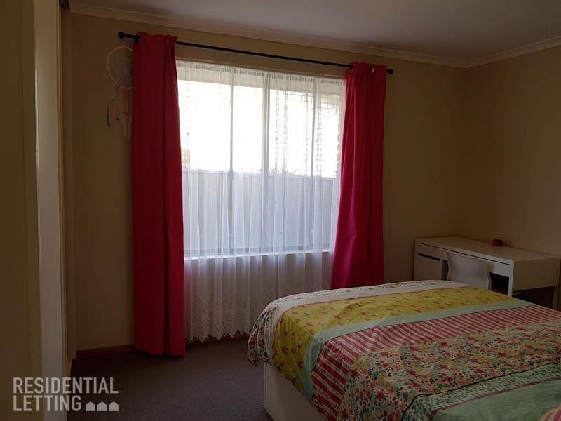 32 Rogana Crescent, Hallett Cove SA 5158