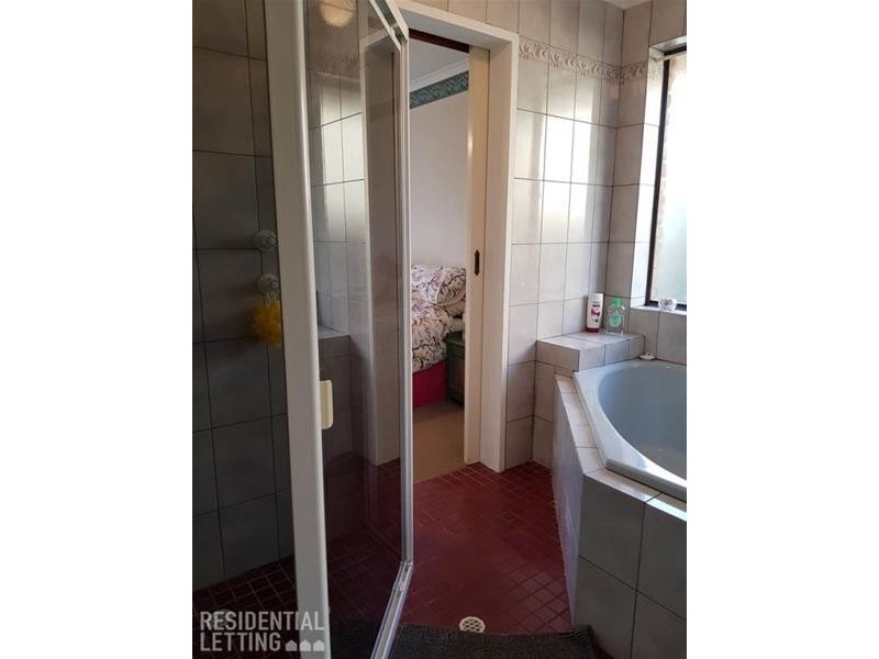 32 Rogana Crescent, Hallett Cove SA 5158