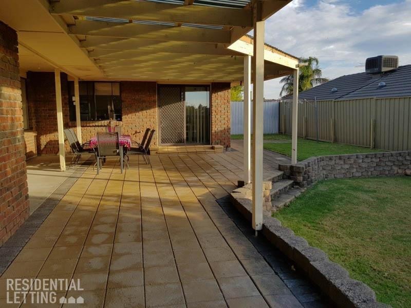 32 Rogana Crescent, Hallett Cove SA 5158