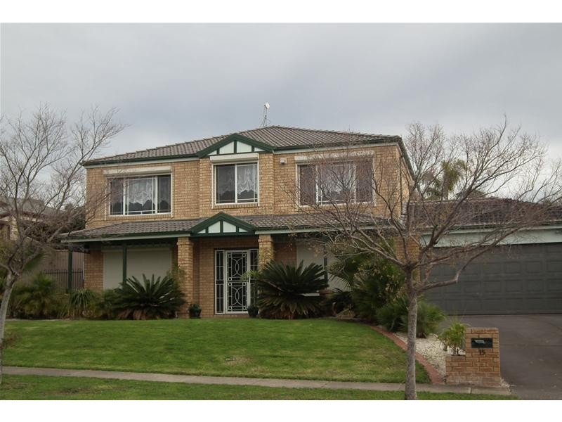 15 Freebairn Drive, Hallett Cove SA 5158