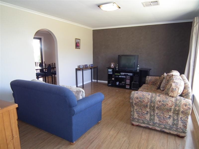 19 Caswell Drive, Hallett Cove SA 5158