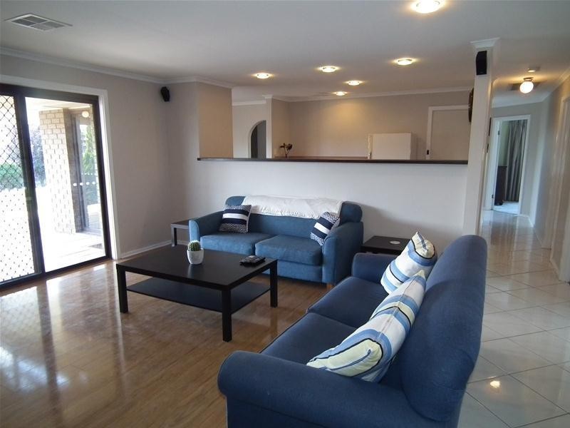 19 Caswell Drive, Hallett Cove SA 5158