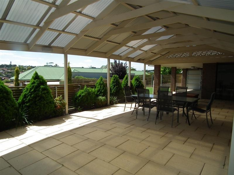 19 Caswell Drive, Hallett Cove SA 5158