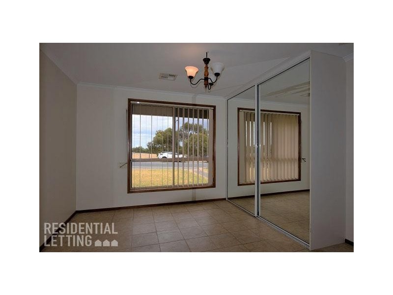 95 Investigator Drive, Woodcroft SA 5162