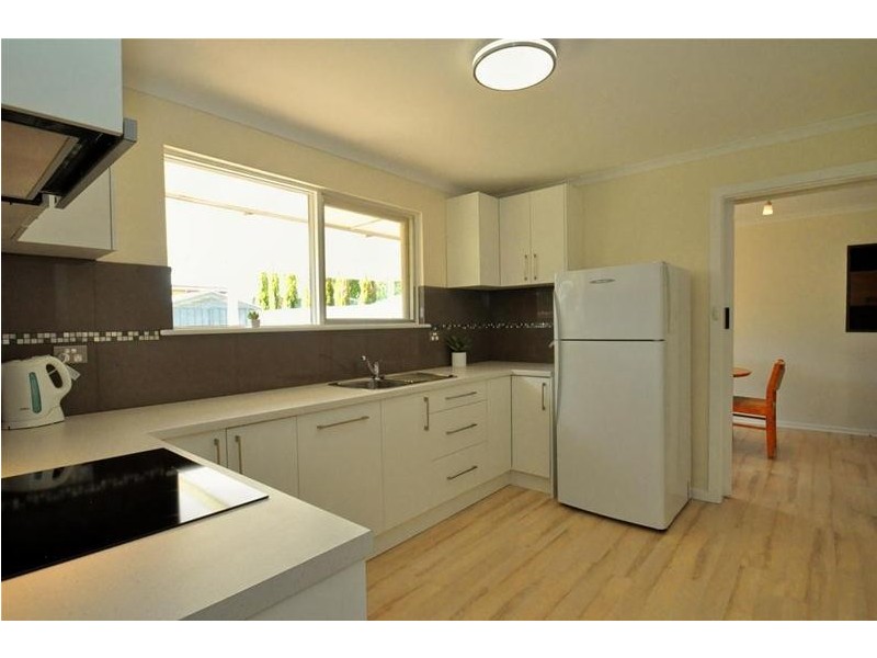 9 Carmela Avenue, Morphett Vale SA 5162