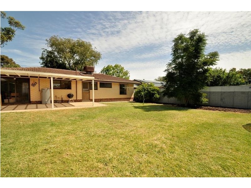 9 Carmela Avenue, Morphett Vale SA 5162