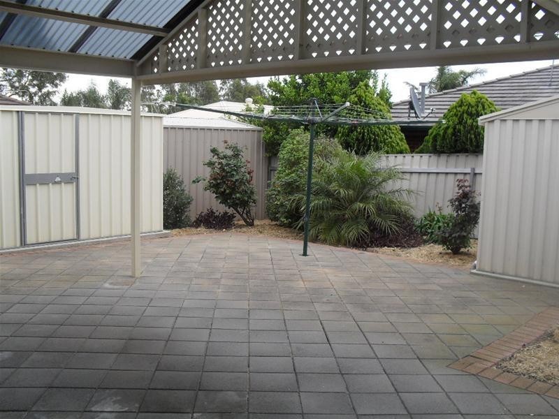 22 Shillabeer Crescent, Woodcroft SA 5162