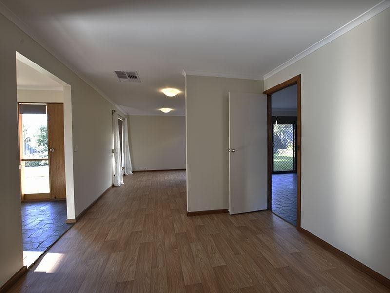 48 Coorabie Crescent, Hallett Cove SA 5158