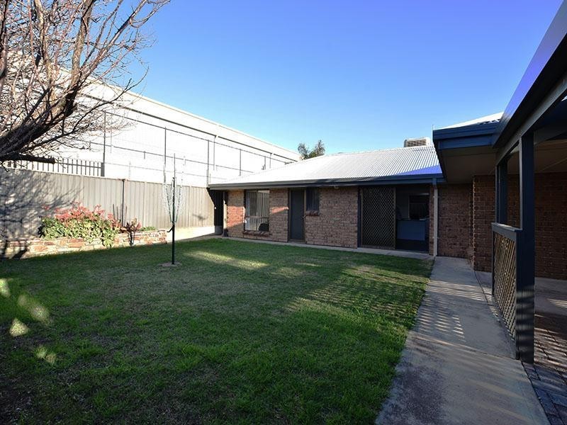 48 Coorabie Crescent, Hallett Cove SA 5158