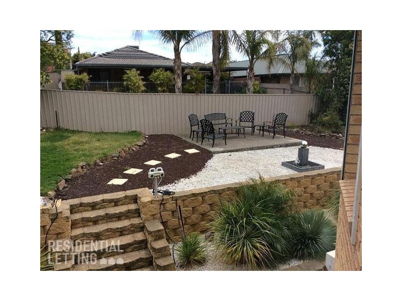 15 Freebairn Drive, Hallett Cove SA 5158