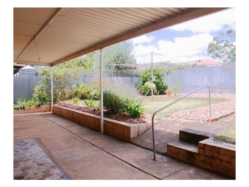 12 Graham Avenue, Hackham SA 5163