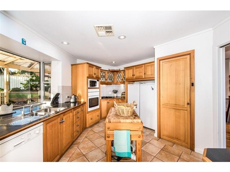 63 Teusner Drive, Morphett Vale SA 5162