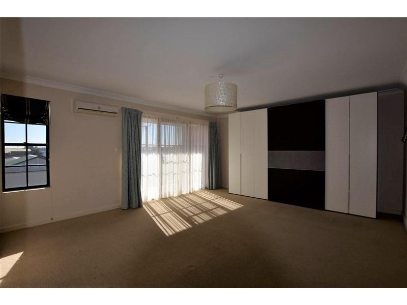 6 Ralphs Avenue, Port Noarlunga SA 5167