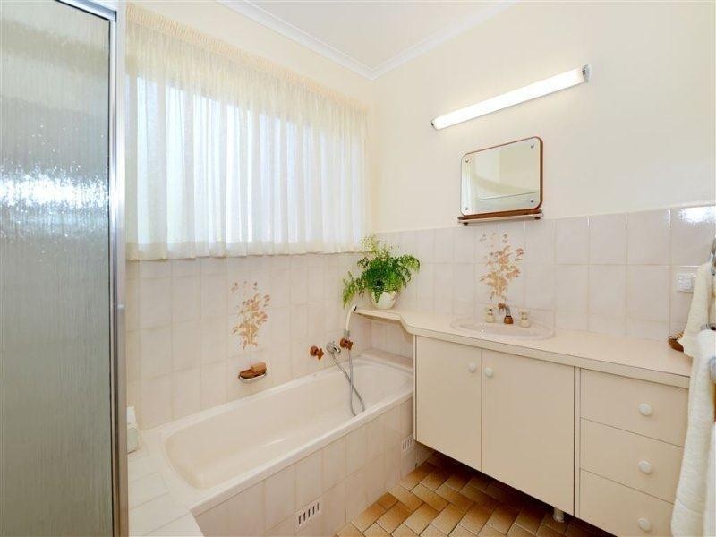 12 Fireball Avenue, Hallett Cove SA 5158