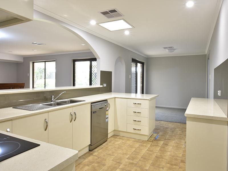 2 Lee Avenue, Happy Valley SA 5159