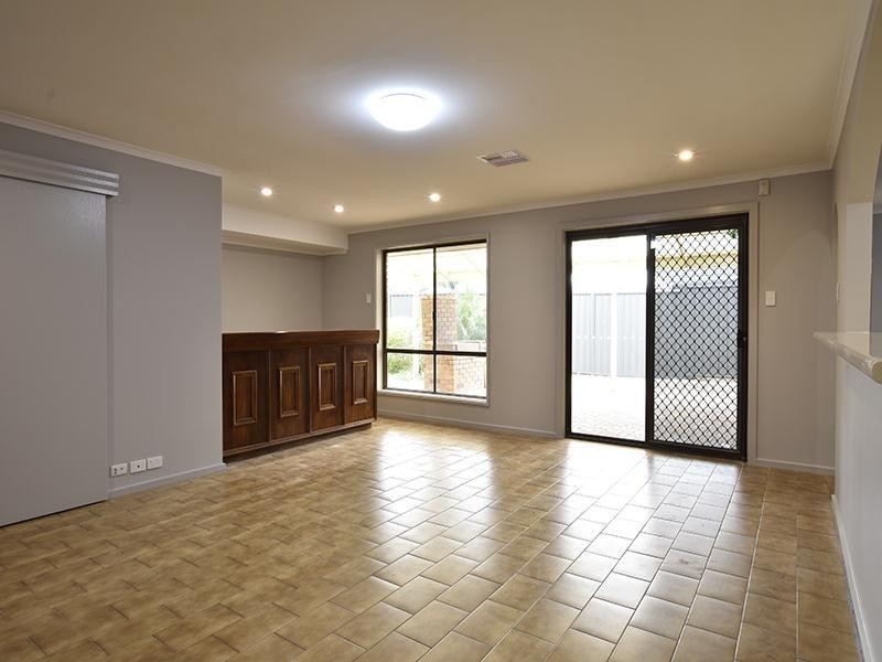 2 Lee Avenue, Happy Valley SA 5159