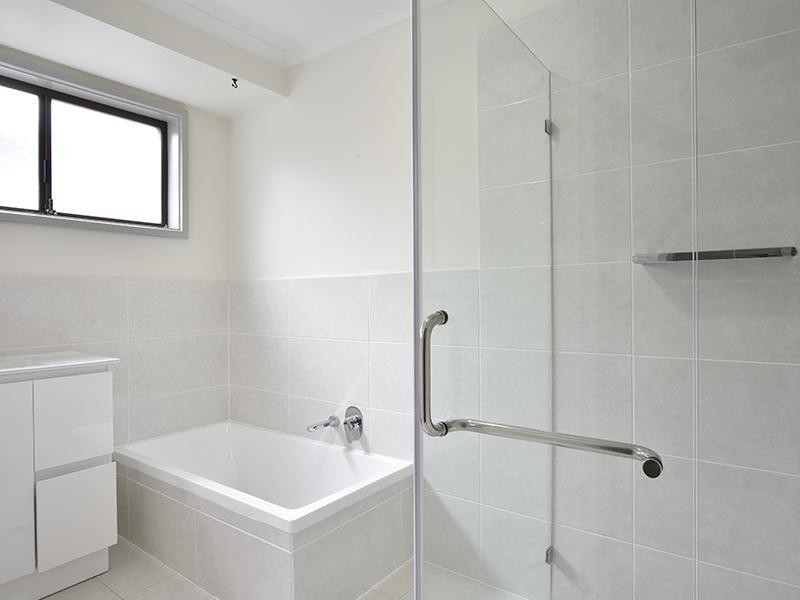 2 Lee Avenue, Happy Valley SA 5159