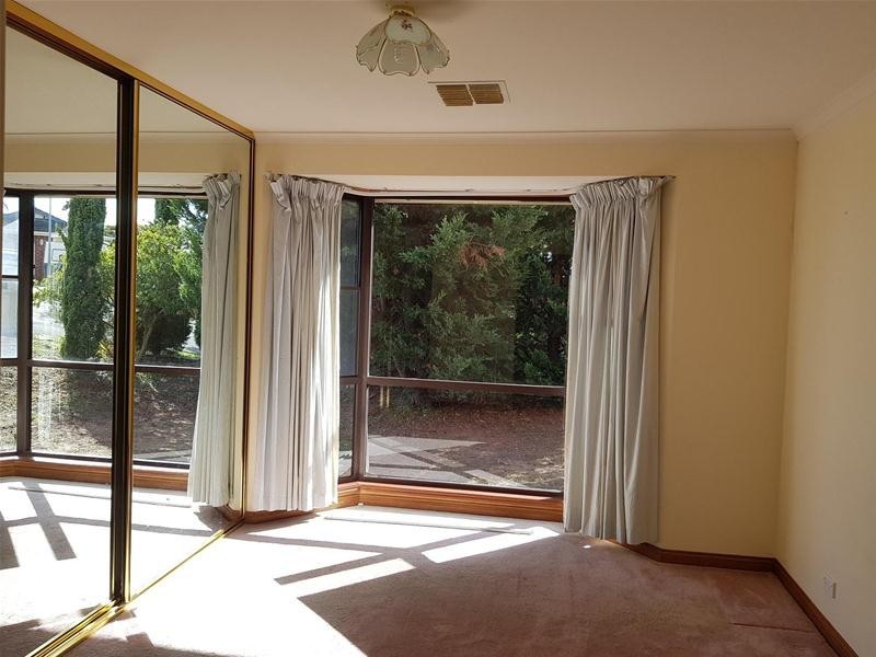 6 Leith Court, Hallett Cove SA 5158