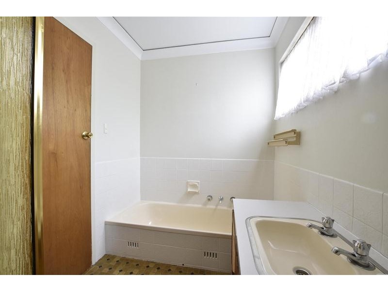 11 Braes Close, Happy Valley SA 5159