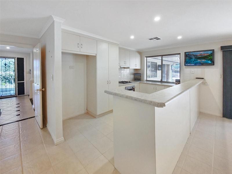 12 Skipper Close, Hallett Cove SA 5158