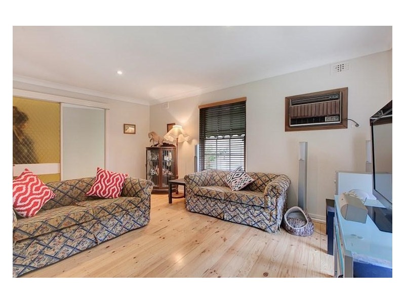 15 Arnold Drive, Hackham SA 5163