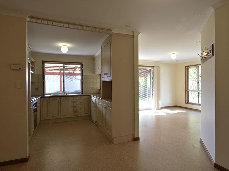 94 Mawson Circuit, Woodcroft SA 5162