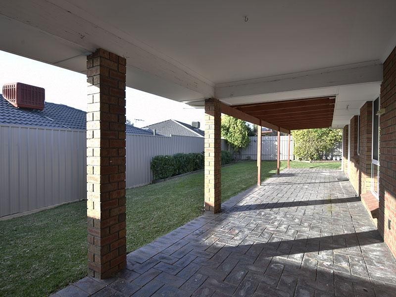 94 Mawson Circuit, Woodcroft SA 5162