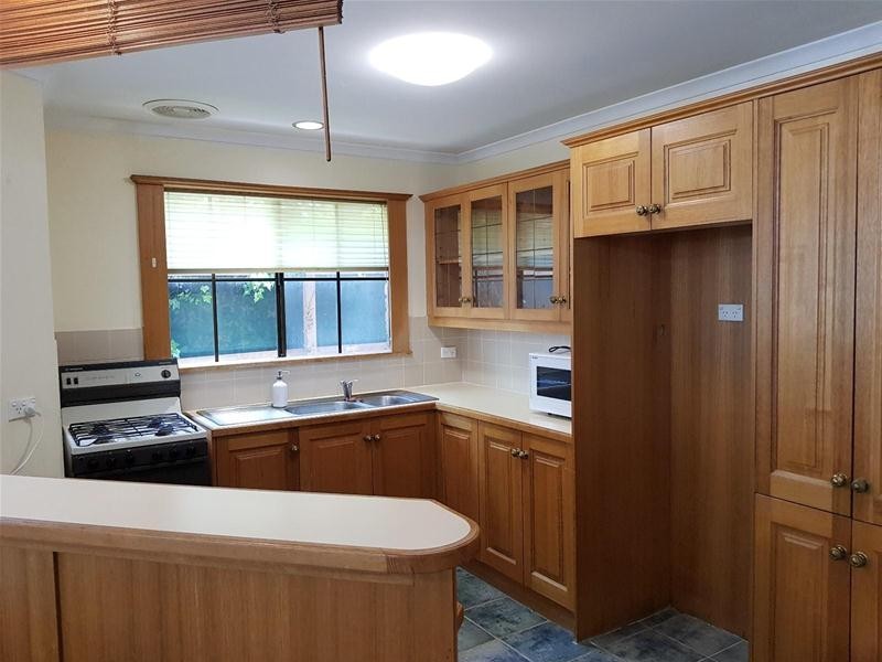 18B Moor Crescent, Hallett Cove SA 5158