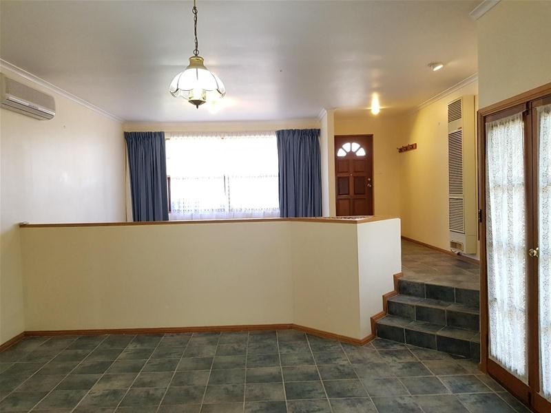 18B Moor Crescent, Hallett Cove SA 5158