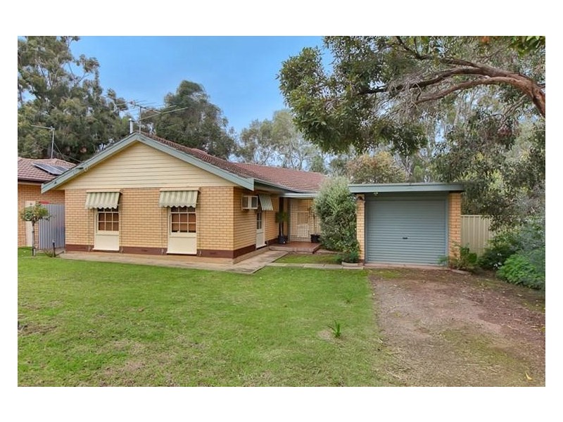 15 Arnold Drive, Hackham SA 5163