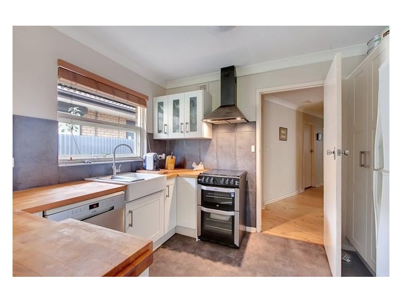 15 Arnold Drive, Hackham SA 5163