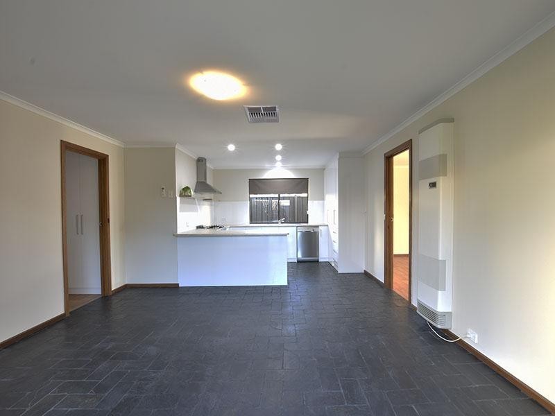 48 Coorabie Crescent, Hallett Cove SA 5158