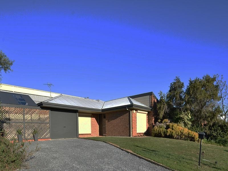 48 Coorabie Crescent, Hallett Cove SA 5158