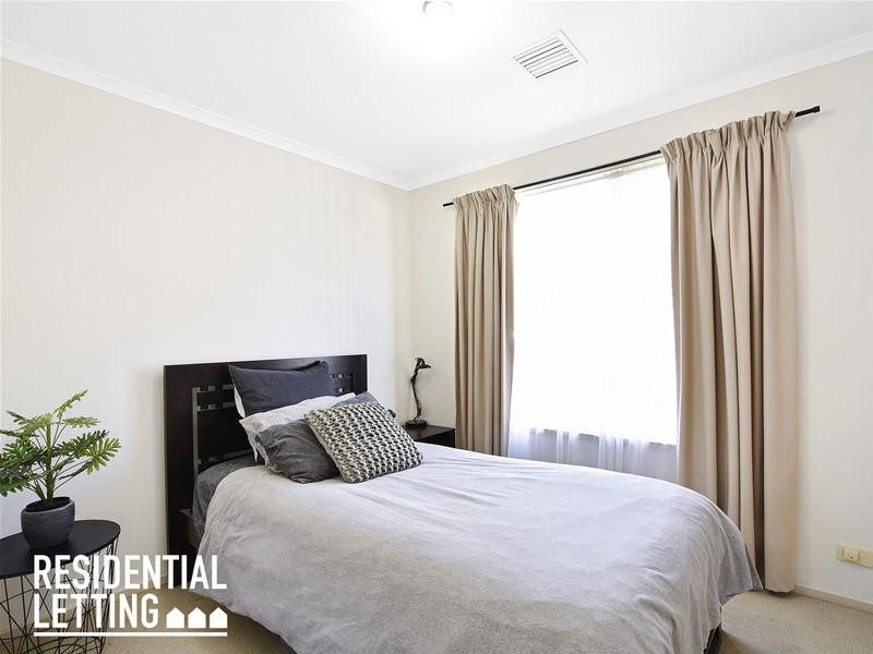 24 Madigan Crescent, Woodcroft SA 5162