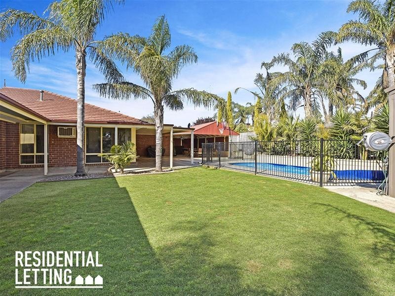 24 Madigan Crescent, Woodcroft SA 5162