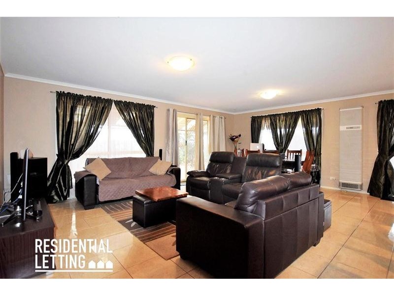 16 Hazeltine Drive, Seaford Rise SA 5169