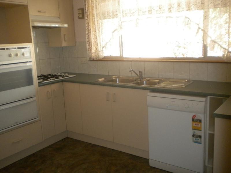 7 Liza Road, Happy Valley SA 5159